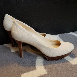 Tahari Sophia shoes size 8.5